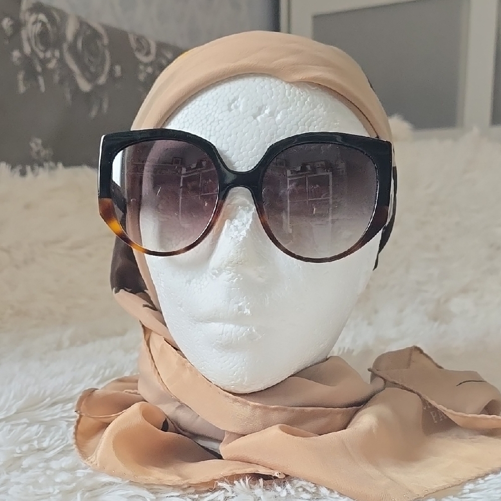 Loewe Cat Eye Sunglasses